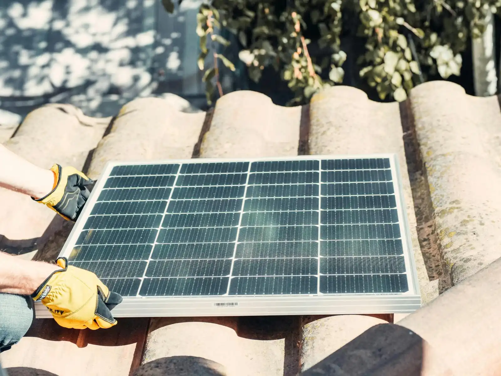 do solar panels need to be cleaned hero